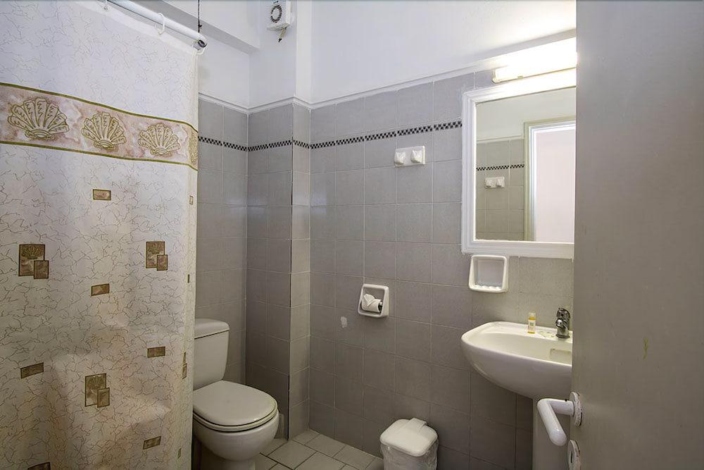 Petra Nera Hotel 2*