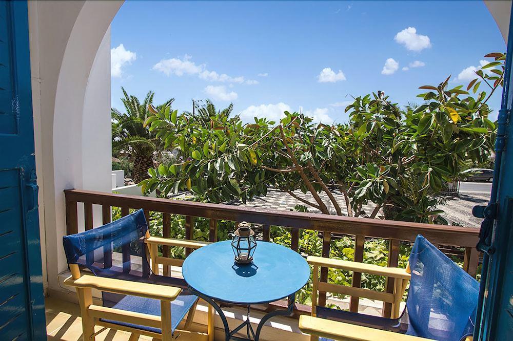 Petra Nera 2* Perissa (Santorini)