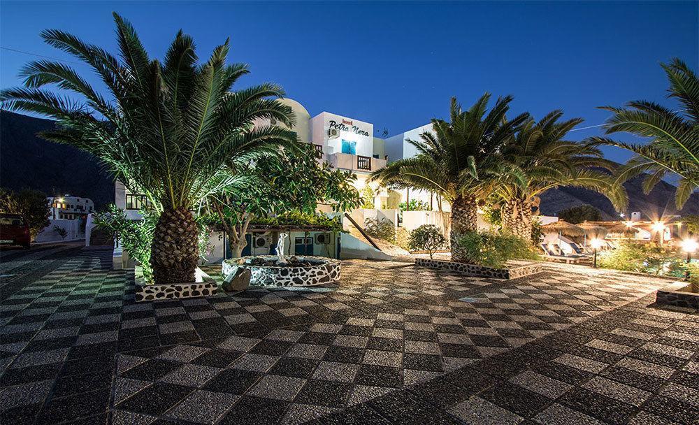 Petra Nera Hotel Perissa (Santorini)