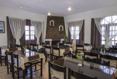 Petra Nera 2* Perissa (Santorini)