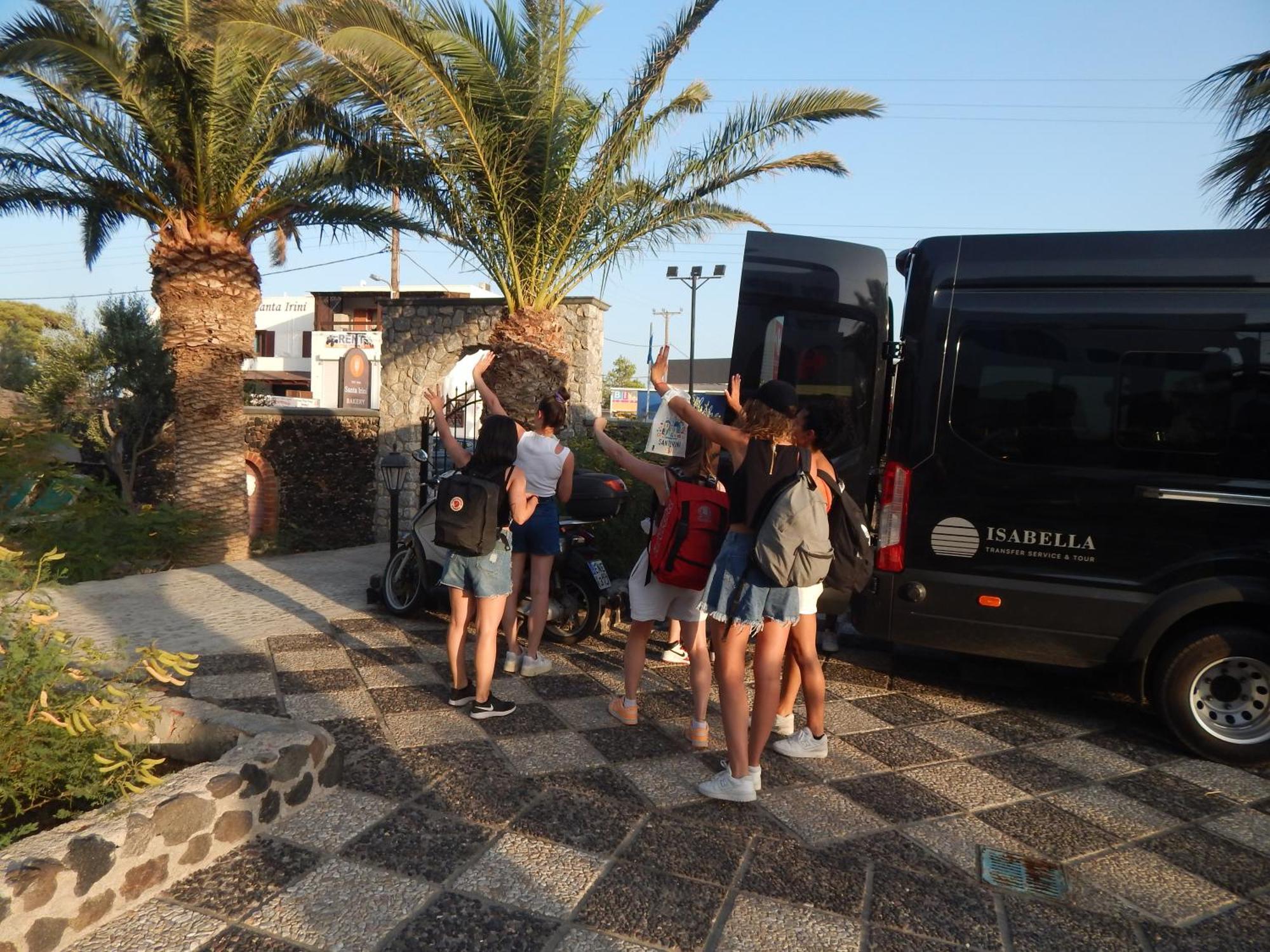 Petra Nera Perissa (Santorini)
