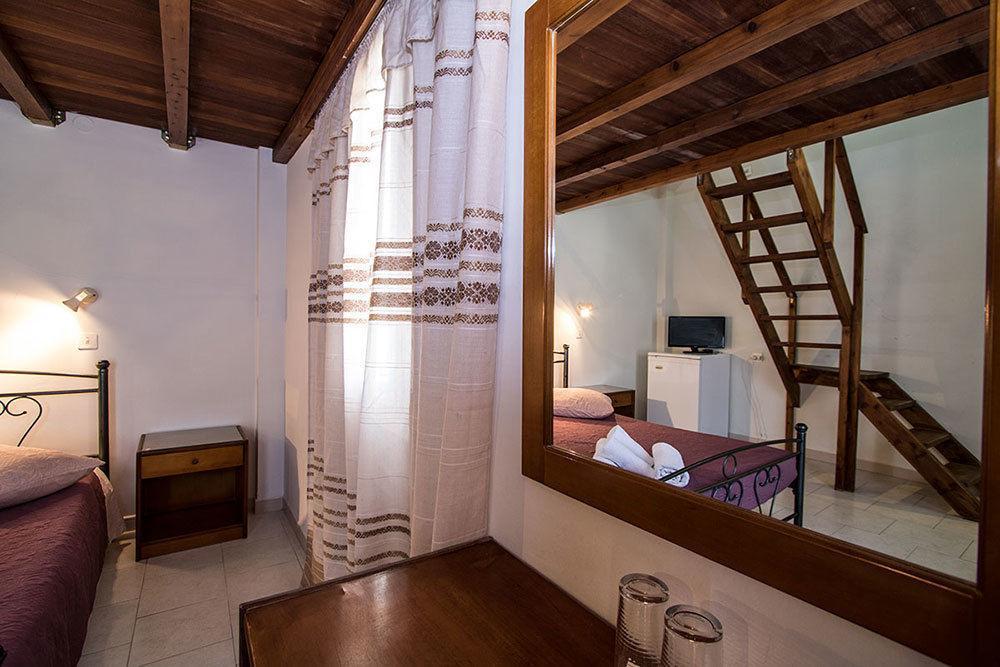 Petra Nera Hotel Perissa (Santorini)