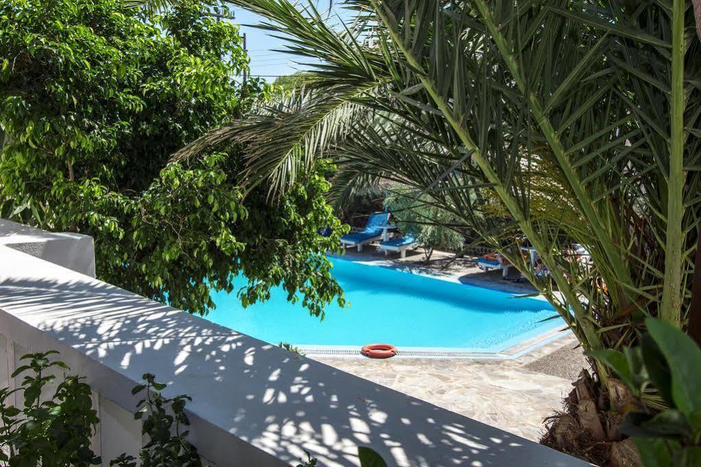 Petra Nera Hotel Perissa (Santorini)